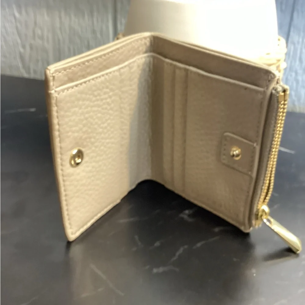 Tory Burch Tan Wallet with Gold Logo - Picture 2 of 2